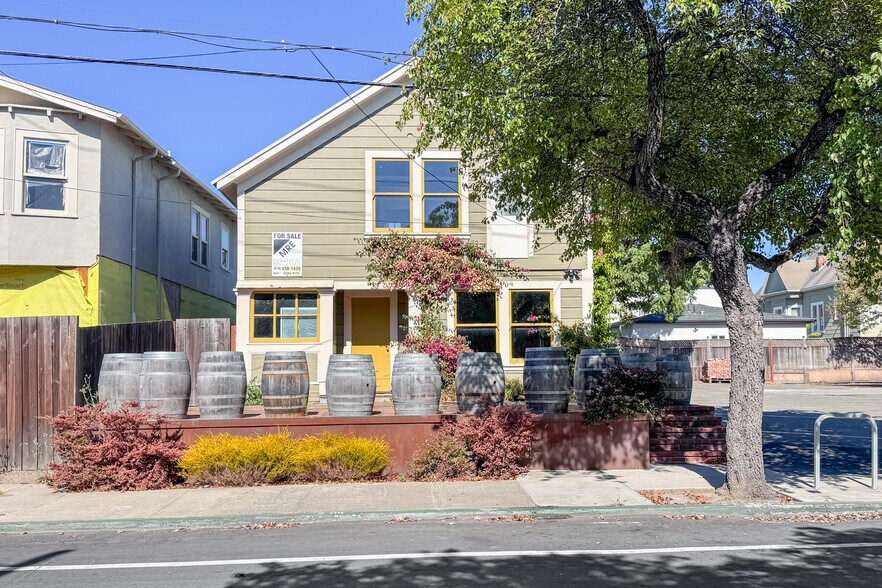 More Photos Of 5874 Doyle St, Emeryville Office For Sale