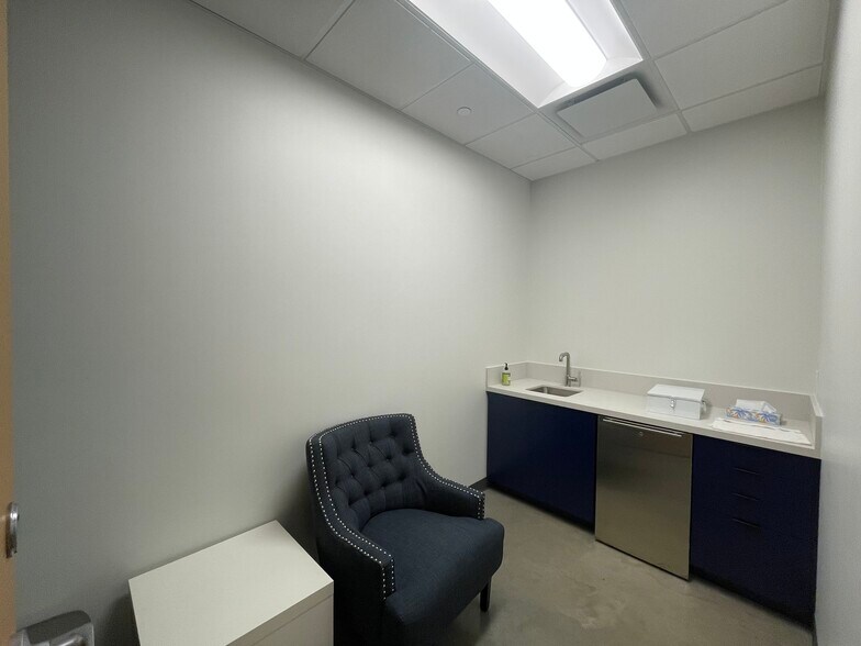 More Photos Of 8611 N Mo Pac Expy, Austin Medical For Lease