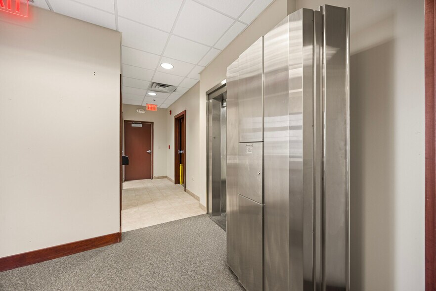 More Photos Of 430 E Mississippi Ave, Elwood Bank For Sale