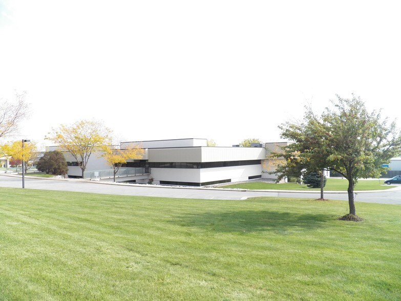 More Photos Of 2985 S Ridge Rd, Green Bay Medical For Lease