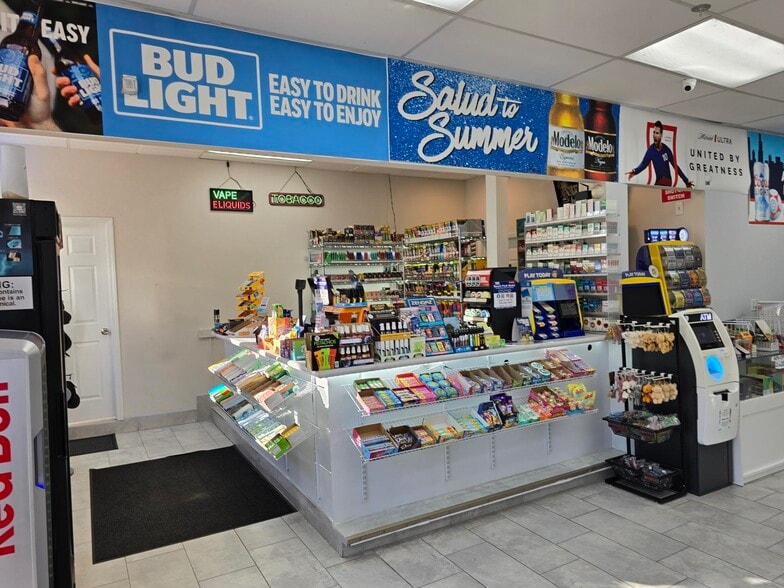 More Photos Of 37740 N Sheridan Rd, Beach Park Service Station For Sale