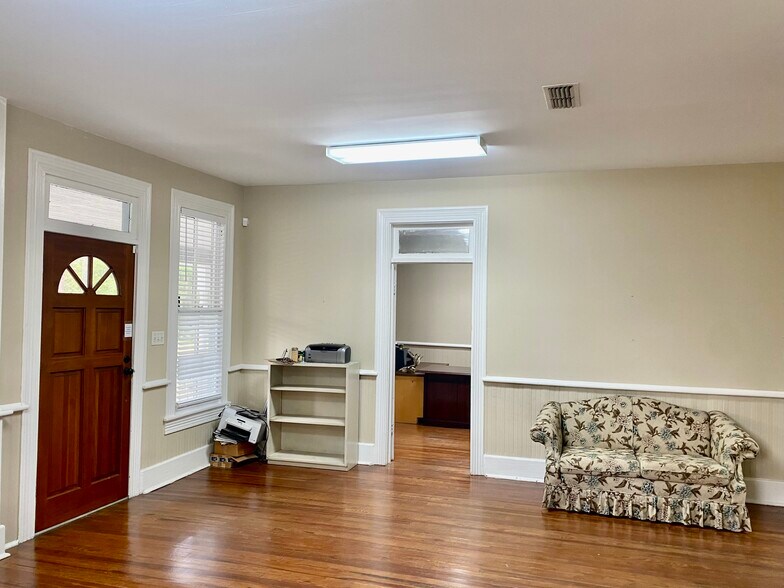 More Photos Of 316 S Washington St, Bainbridge Office For Sale
