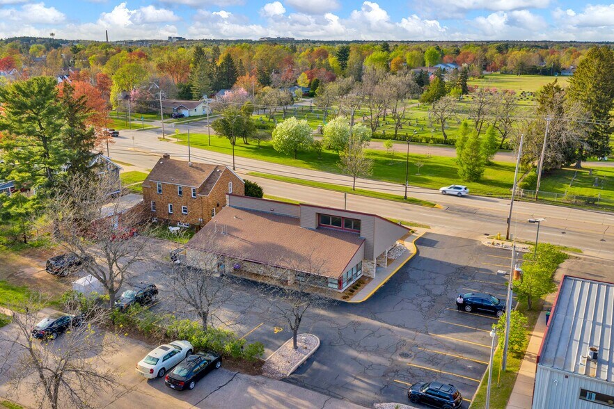 More Photos Of 3125 Main St, Stevens Point Office For Sale