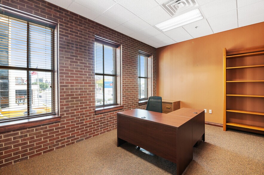 More Photos Of 111 N Broadway St, Green Bay Office Residential For Sale
