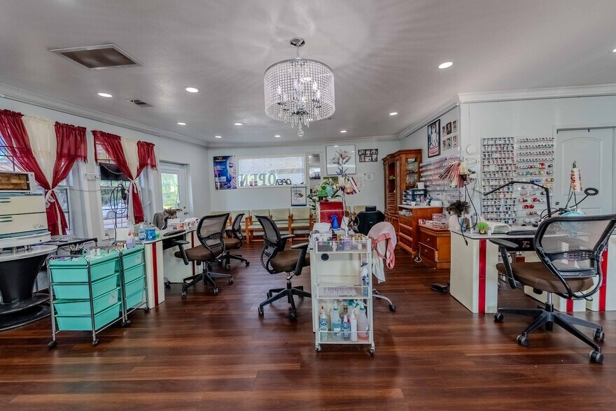 More Photos Of 3500 Mobile Hwy, Pensacola Freestanding For Sale