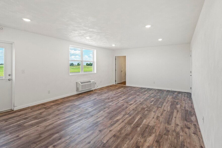 More Photos Of 9705 Hayden Dr, Mascoutah Warehouse For Sale