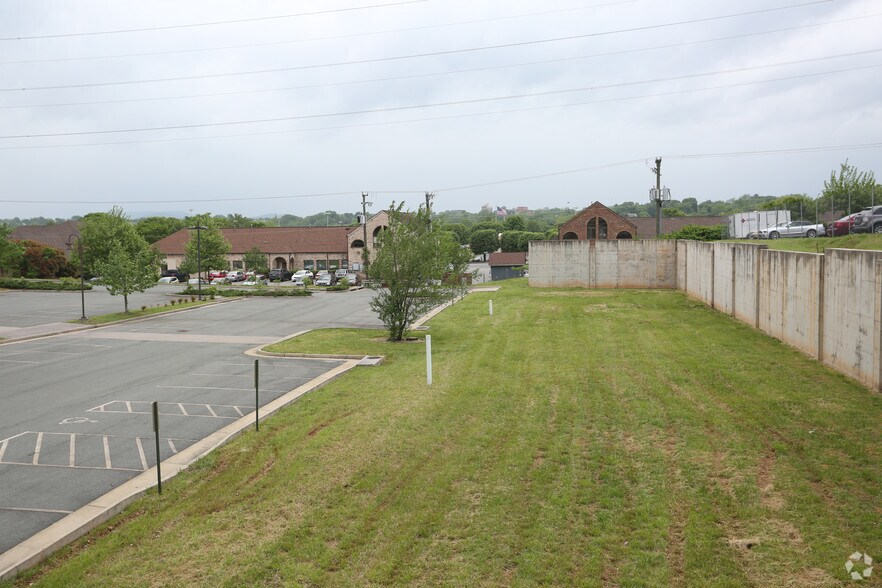 More Photos Of 400 People Pl, Charlottesville Office For Lease