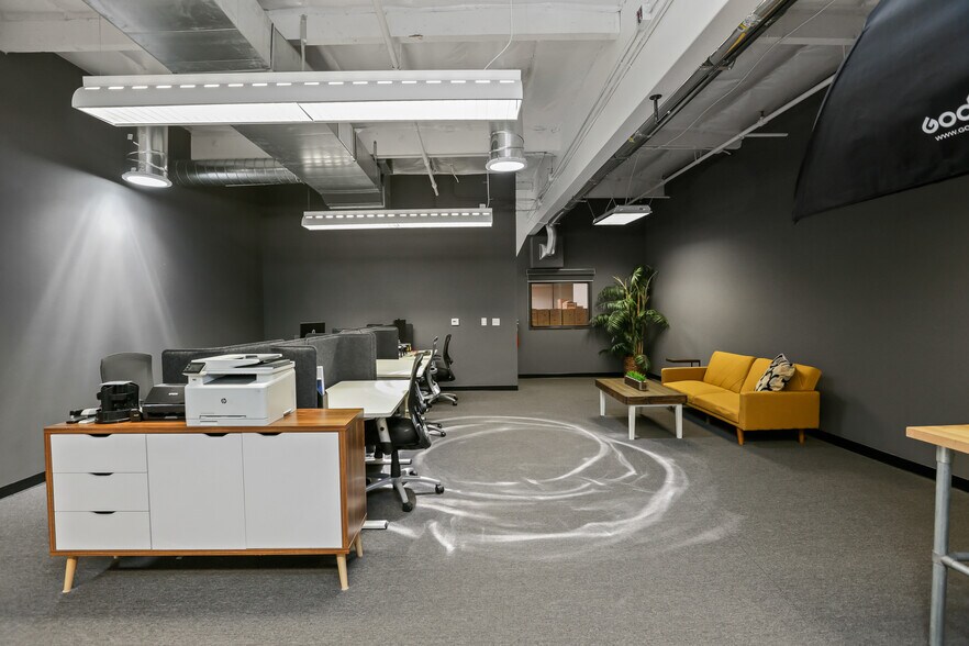 More Photos Of 1382 Valencia Ave, Tustin Research And Development For Lease