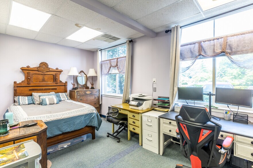 More Photos Of 1410 Incarnation Dr, Charlottesville Medical For Sale