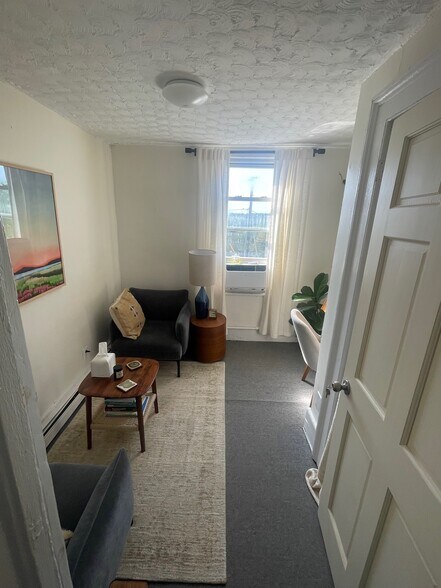 Primary Photo Of 134 Main St, Beacon Storefront Retail Residential For Lease