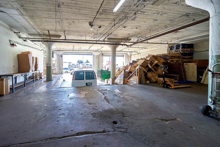 More Photos Of 4383 Fruitland Ave, Vernon Manufacturing For Sale