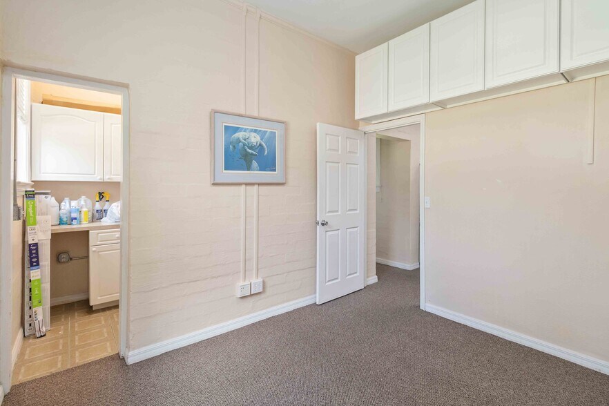 More Photos Of 801 Magnolia St, New Smyrna Beach Office For Sale