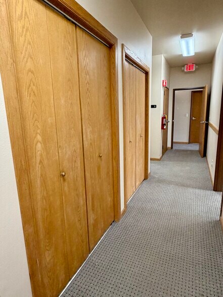 More Photos Of 120 Cole Ave, Pinedale Office For Sale