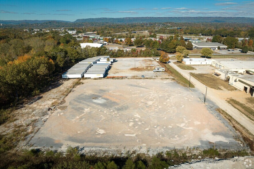 More Photos Of 4170-4180 South Creek Rd, Chattanooga Industrial For Lease