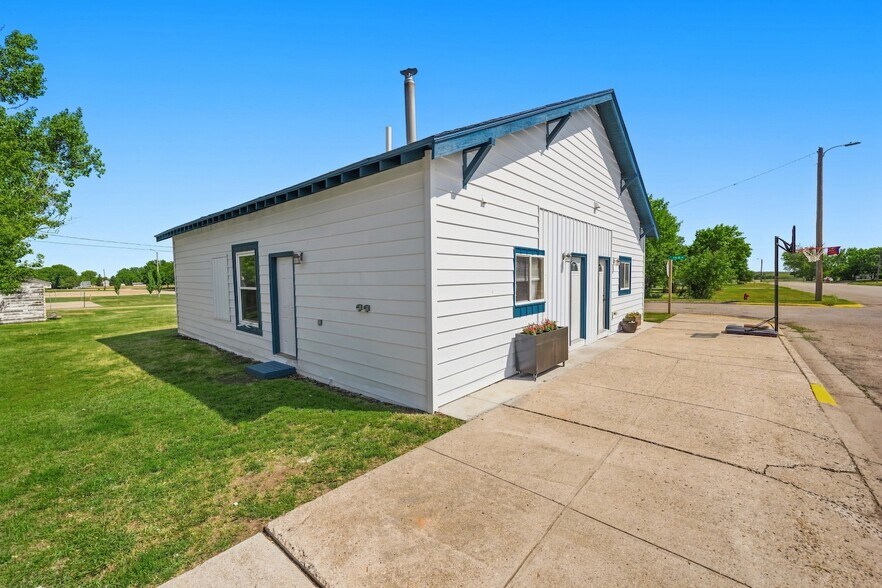 More Photos Of 316-318 Main St, Glenburn Apartments For Sale