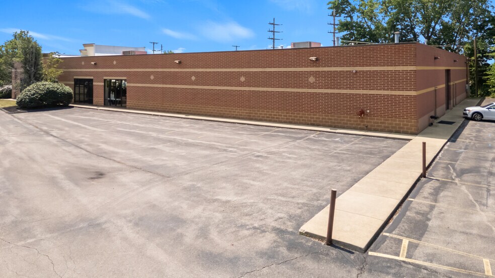 More Photos Of 7793 Mentor Ave, Mentor Freestanding For Sale