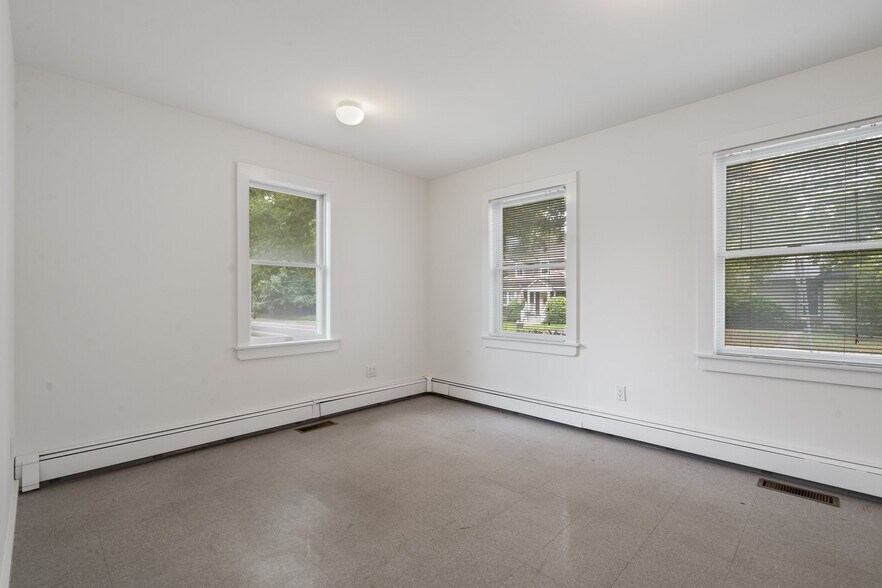 More Photos Of 1228 Roanoke Ave, Riverhead Medical For Sale