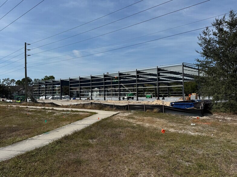 More Photos Of 1118 Suzanne Dr, Spring Hill Auto Repair For Lease