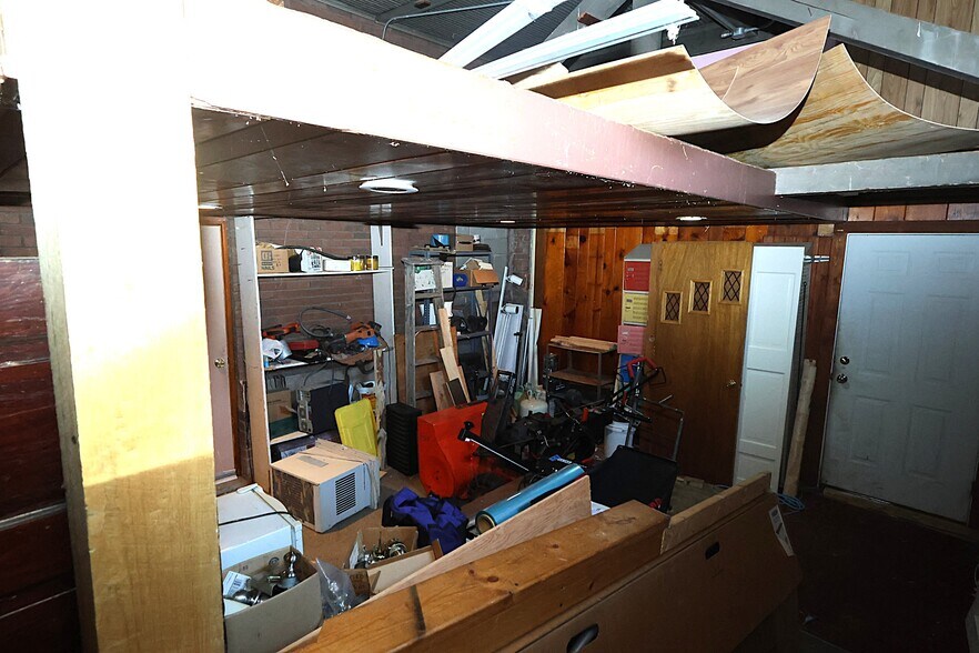 More Photos Of 220 Main St E, Ashland Office For Sale