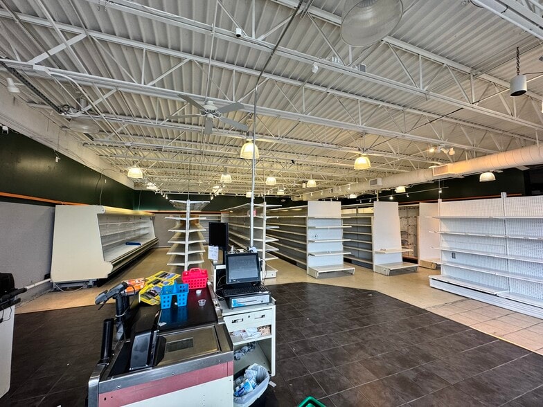 More Photos Of 5930 Fairfield Rd, Oxford Freestanding For Sale