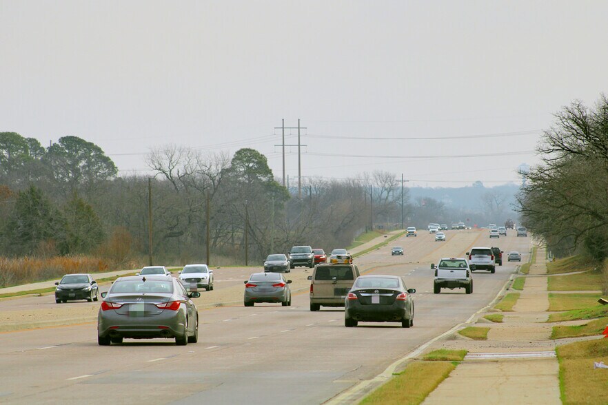 More Photos Of 4108 University Drive & Geesling rd, Denton Auto Dealership For Lease
