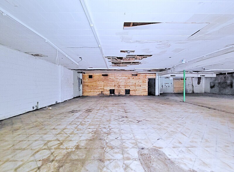 More Photos Of 3737 Boone Trl, Fayetteville Convenience Store For Sale