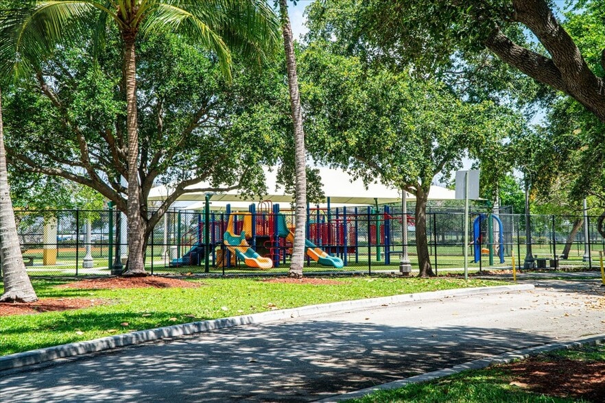 More Photos Of 216 NE 18th Ave, Pompano Beach Apartments For Sale