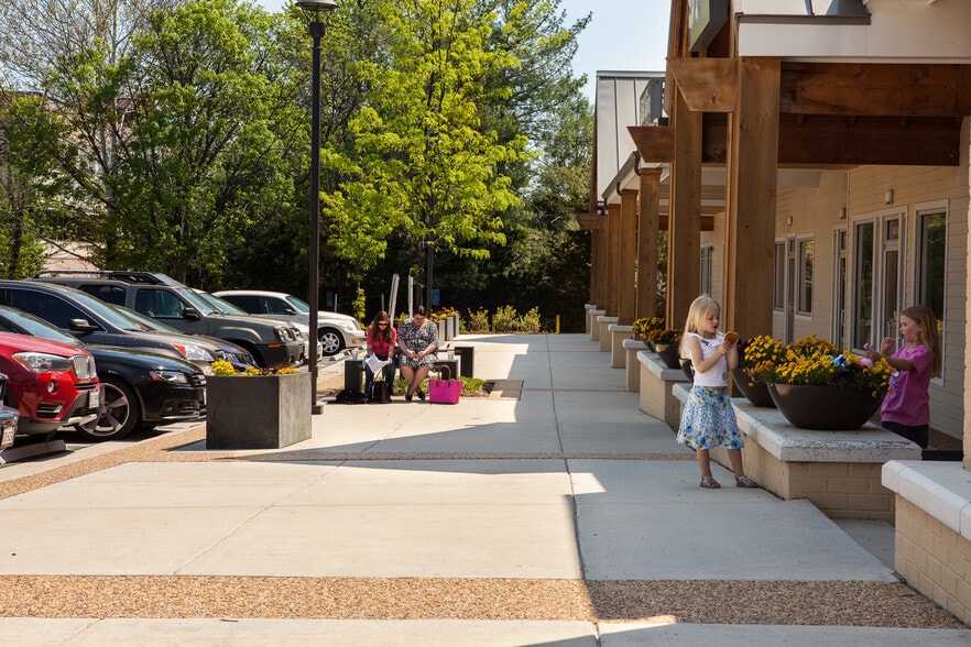 More Photos Of 7395-7397 Lee Hwy, Falls Church General Retail For Lease