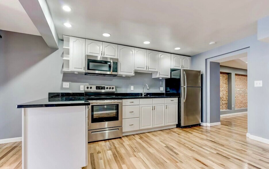 More Photos Of 1049 S Charles St, Baltimore Storefront Retail Residential For Sale