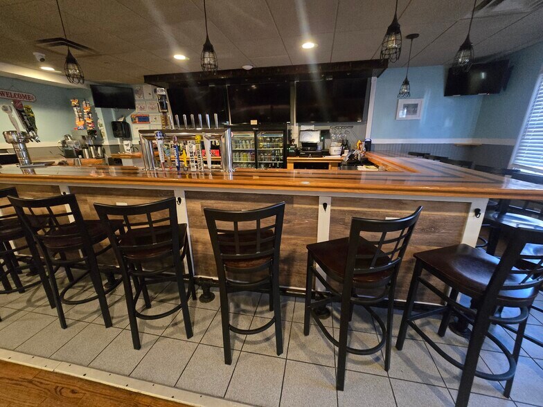More Photos Of 48 School St, Lincoln Restaurant For Sale