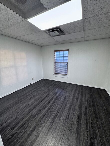 More Photos Of 510 N Lynn Riggs Blvd, Claremore Office Residential For Sale