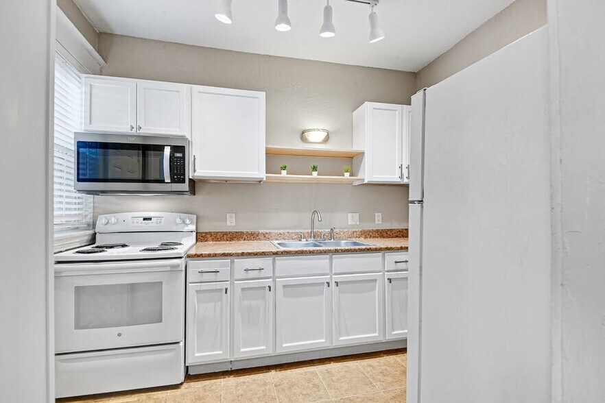 More Photos Of 1114 E Armour Blvd, Kansas City Apartments For Sale