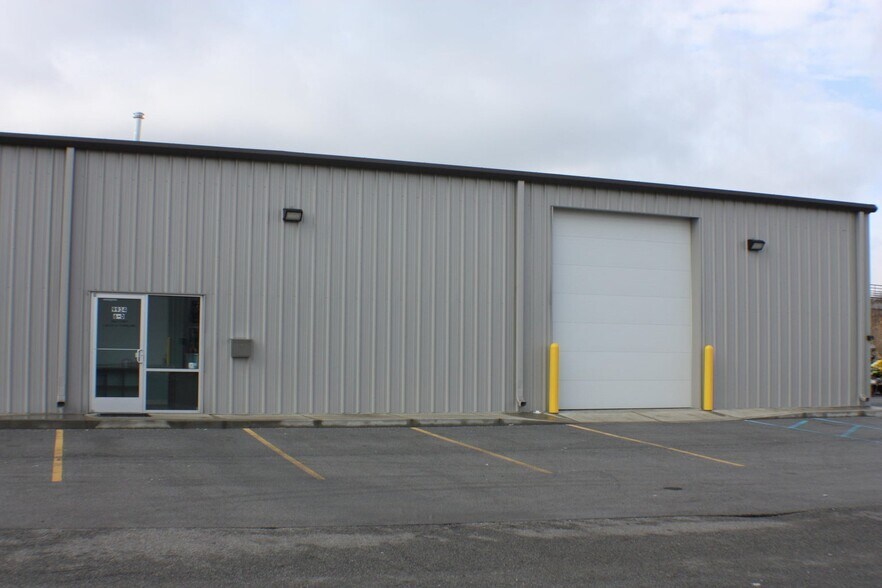 Primary Photo Of 9934 Express Dr, Highland Industrial For Lease
