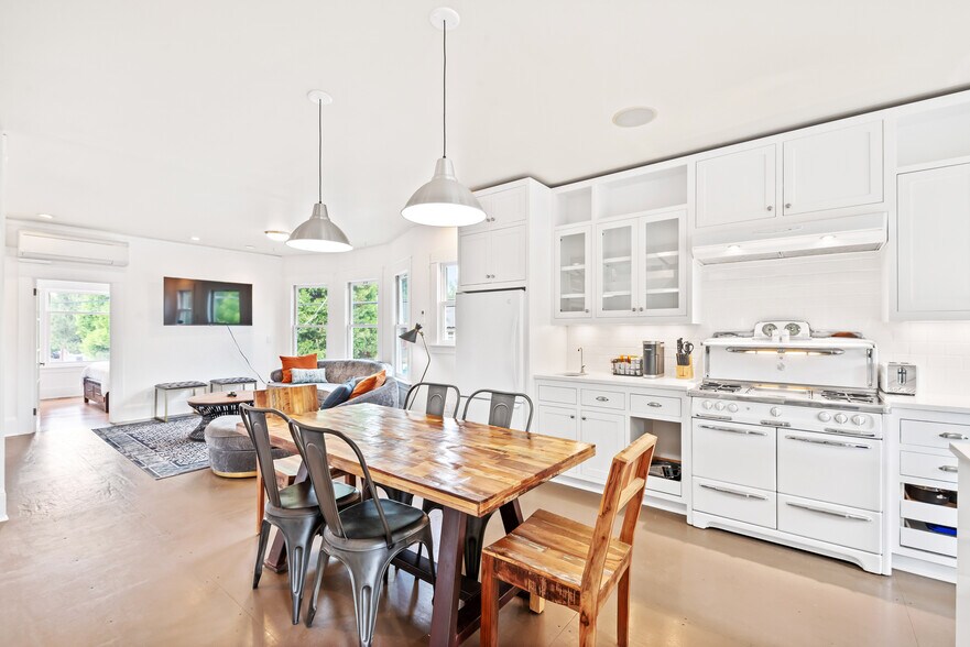 More Photos Of 1452 NE 28th Ave, Portland Storefront Retail Residential For Sale