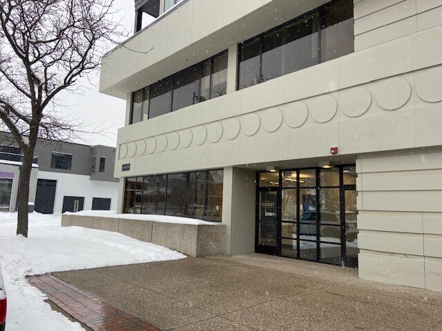 More Photos Of 300 Washington Ave, Grand Haven Office For Sale