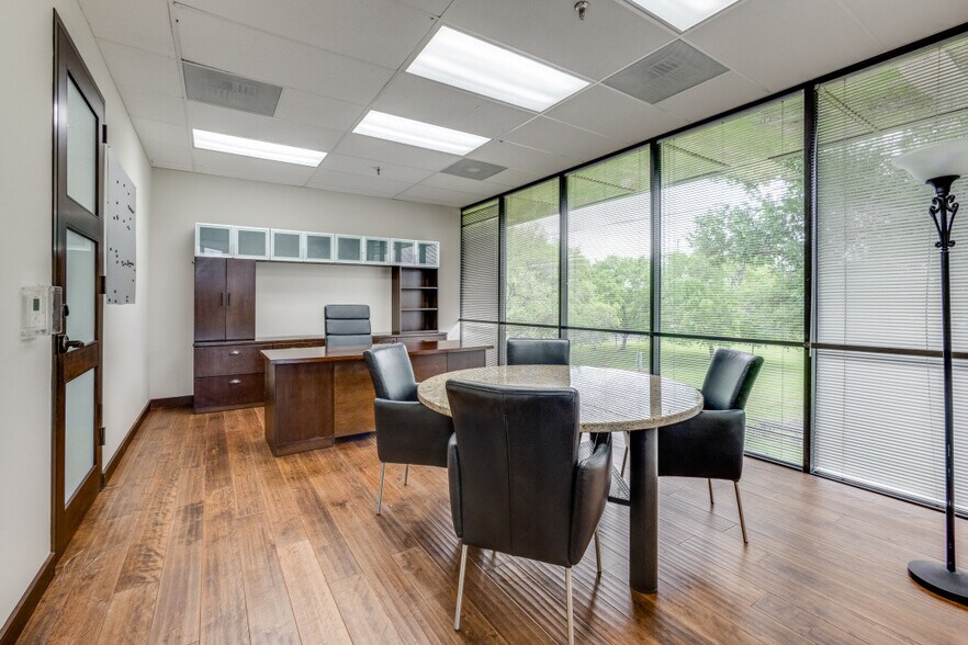More Photos Of 10707 Corporate Dr, Stafford Coworking Space