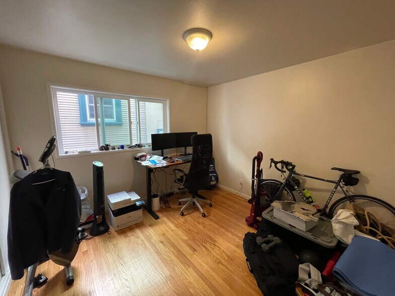 More Photos Of 740-744 Alcatraz Ave, Oakland Apartments For Sale