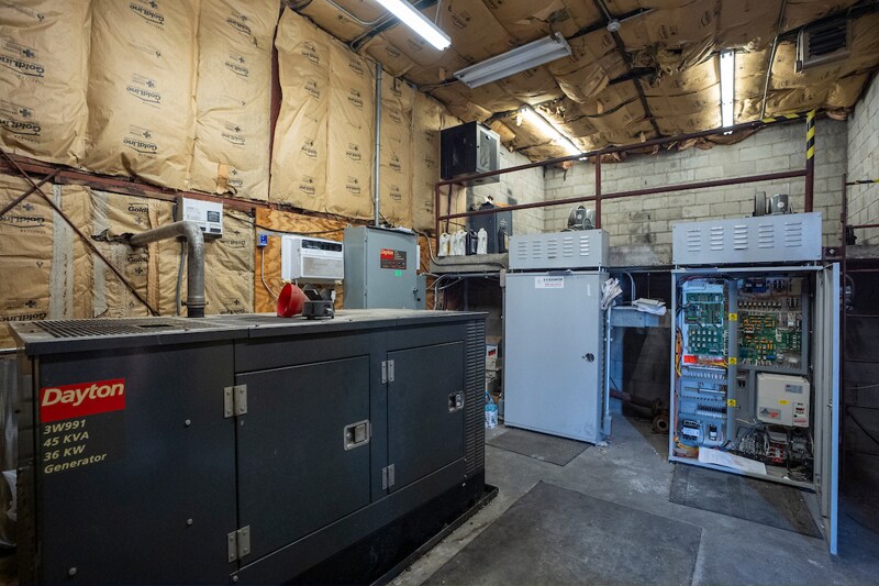 More Photos Of 333 Waller Ave, Lexington Medical For Sale