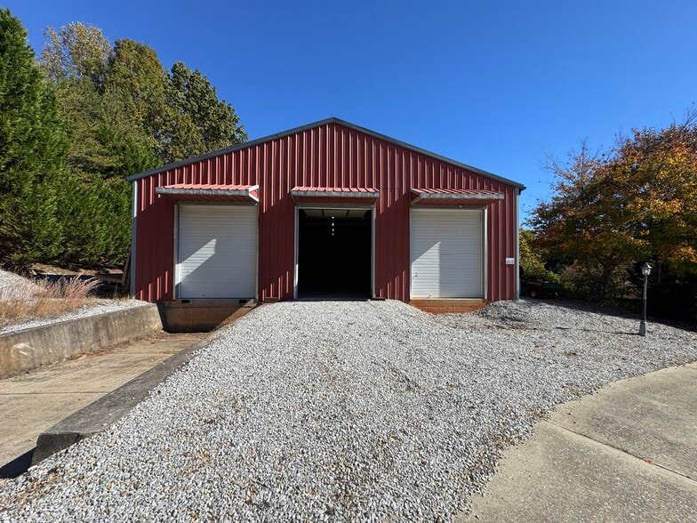 More Photos Of 3315 Dawsonville Hwy, Gainesville Warehouse For Lease