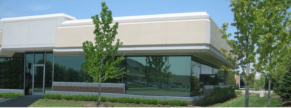 Primary Photo Of 39501-39571 Garfield Rd, Clinton Township Coworking Space
