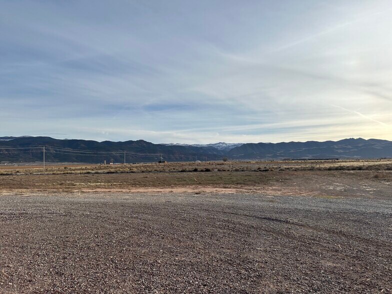 More Photos Of 2700 Kane Springs Rd, Parowan Warehouse For Lease