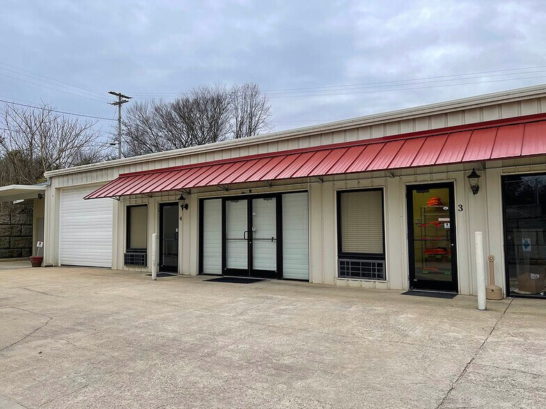 More Photos Of 3105 Industrial Dr, Johnson City Warehouse For Lease