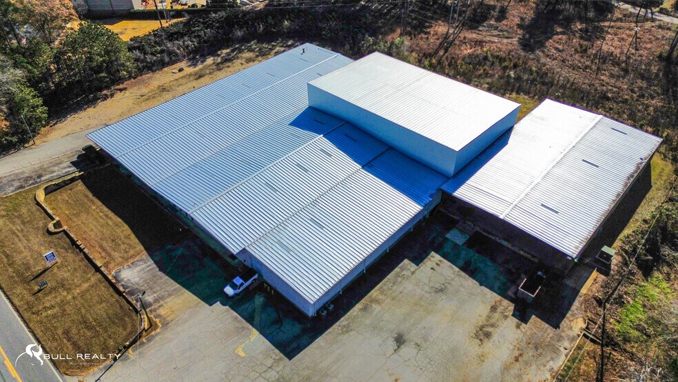 More Photos Of 210 E Lukken Industrial Dr, Lagrange Warehouse For Lease