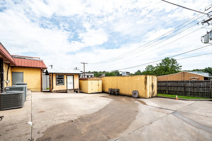 More Photos Of 100 Southpoint Loop, Livingston Restaurant For Sale