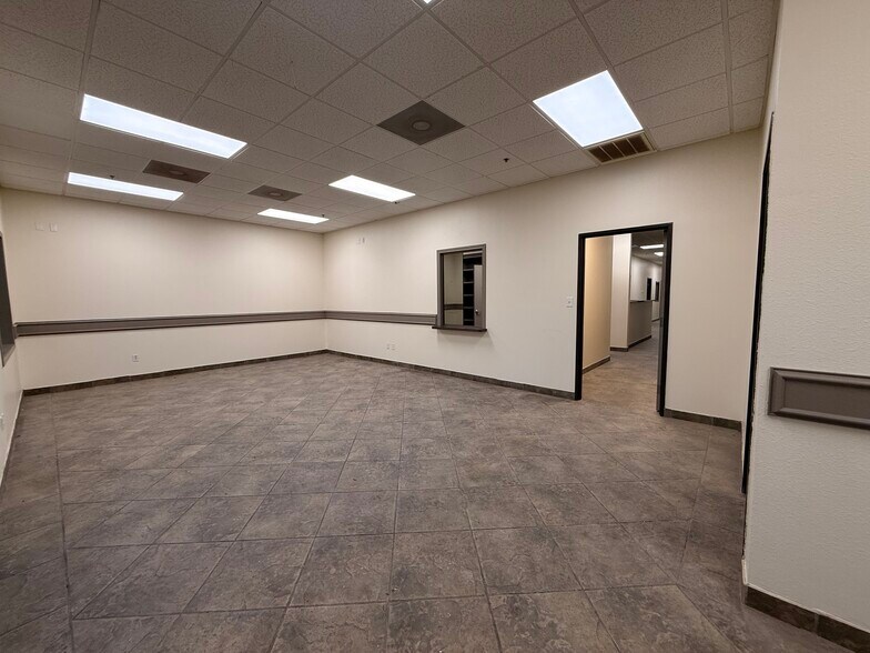 More Photos Of 3118-3122 Center Pointe Dr, Edinburg Medical For Lease
