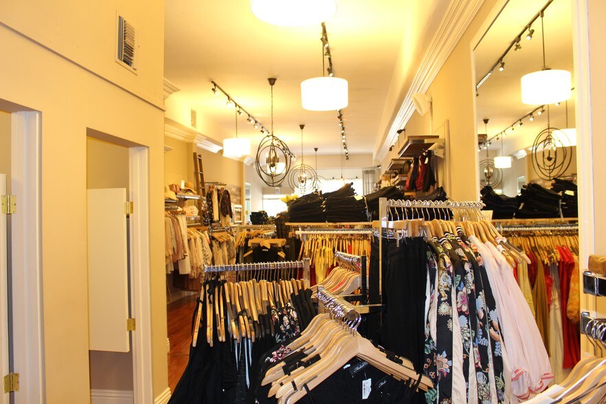 More Photos Of 12260-12268 Ventura Blvd, Studio City Storefront Retail Office For Lease
