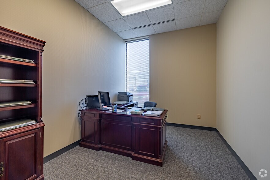More Photos Of 4150 Belden Village St, Canton Office For Lease
