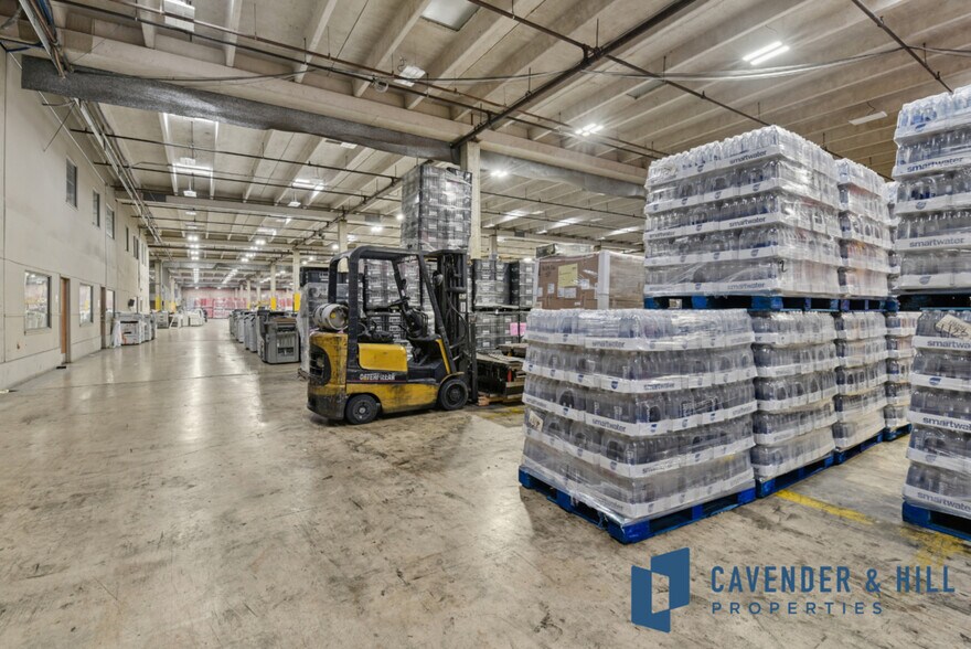 More Photos Of 3200 E Houston St, San Antonio Warehouse For Sale