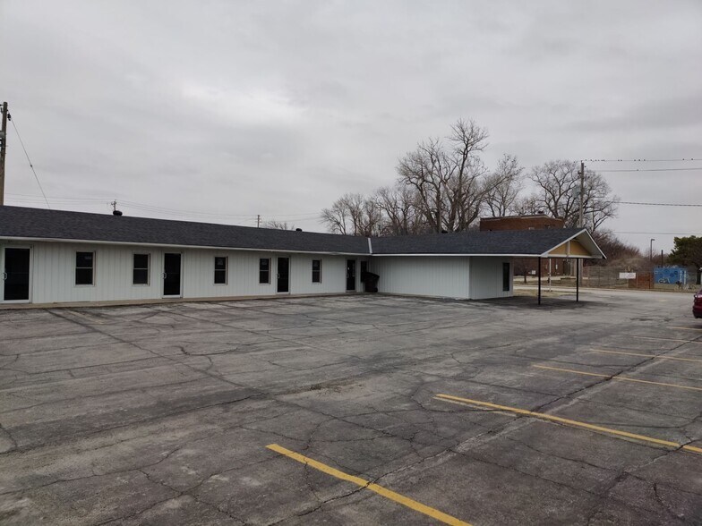 More Photos Of 811 Main St, Hamburg Office For Sale