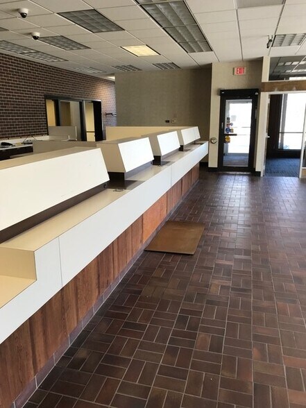 More Photos Of 101 N Main St, Black Creek Bank For Lease